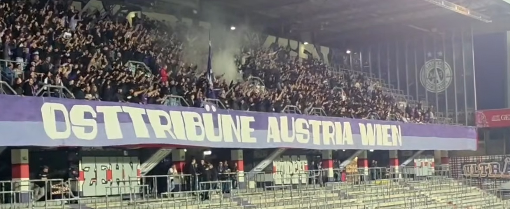 Fans der Young Violets Austria Wien